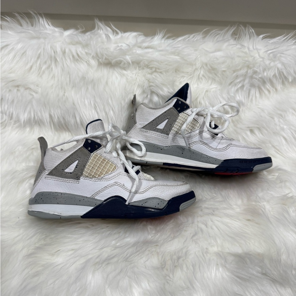 Air Jordan 4 Retro Midnight Navy Blue